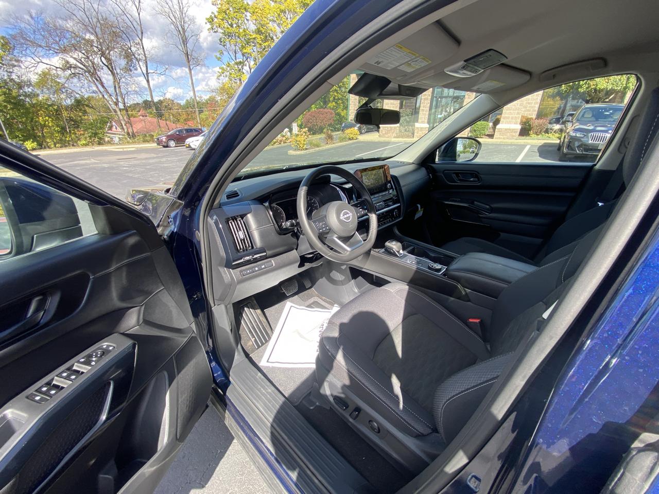 Nissan Pathfinder SV 4WD 2025