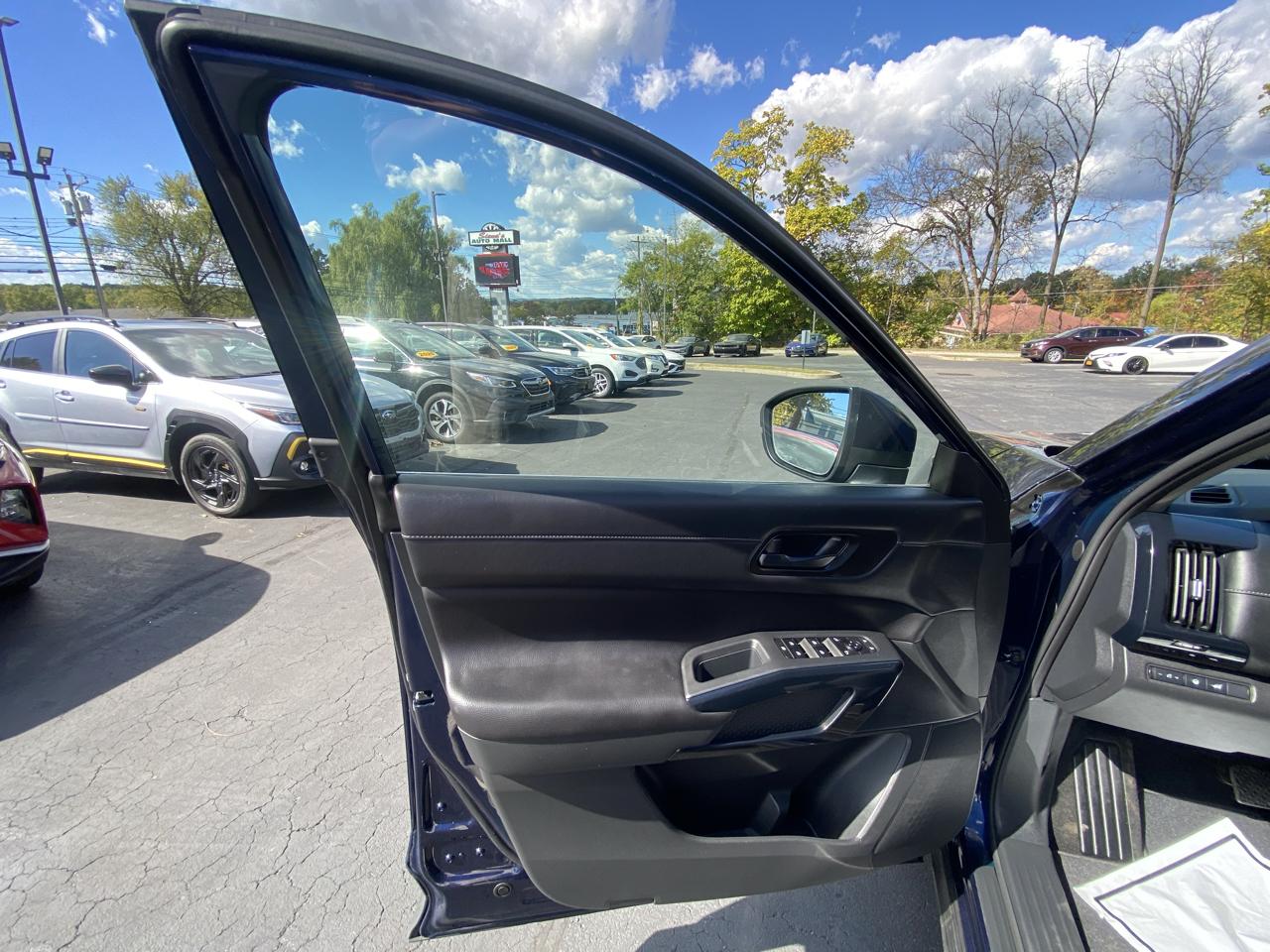 Nissan Pathfinder SV 4WD 2025