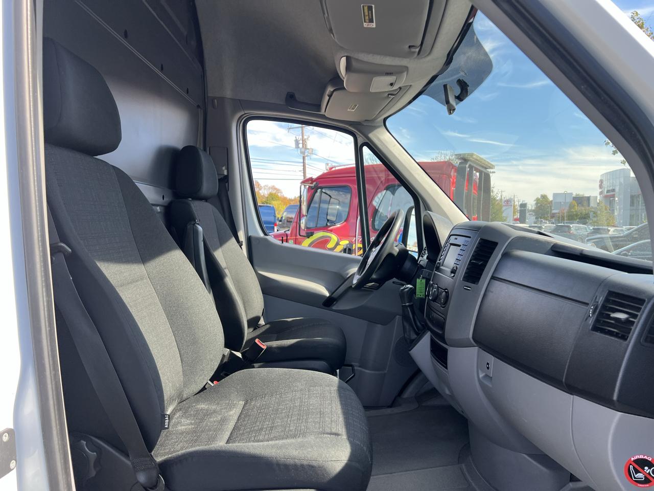 Mercedes-Benz Sprinter Cargo Vans RWD 2500 170" EXT 2016