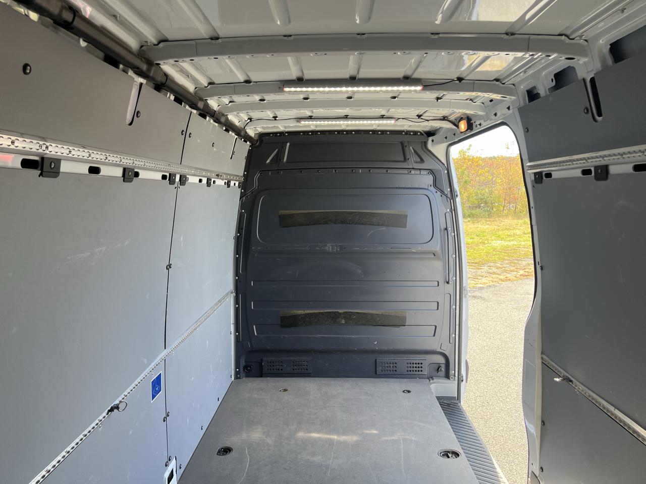 Mercedes-Benz Sprinter Cargo Vans RWD 2500 170" EXT 2016