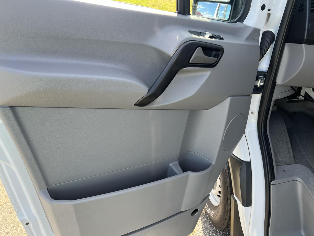 Mercedes-Benz Sprinter Cargo Vans RWD 2500 170" EXT 2016