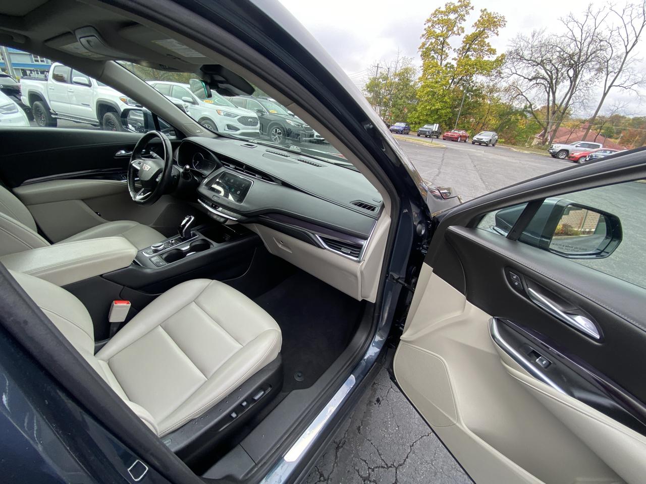 Cadillac XT4 AWD 4dr Luxury 2021