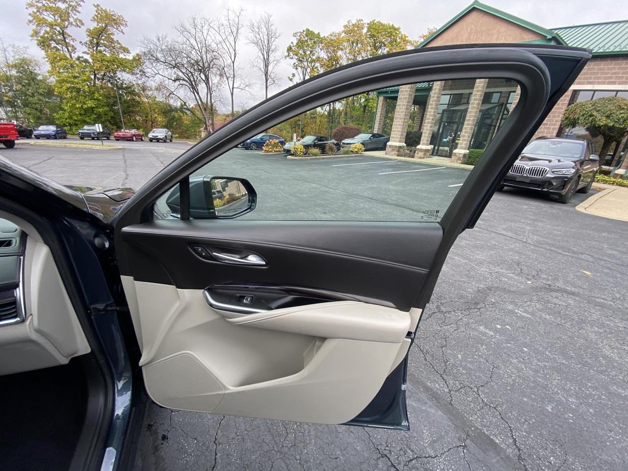 Cadillac XT4 AWD 4dr Luxury 2021