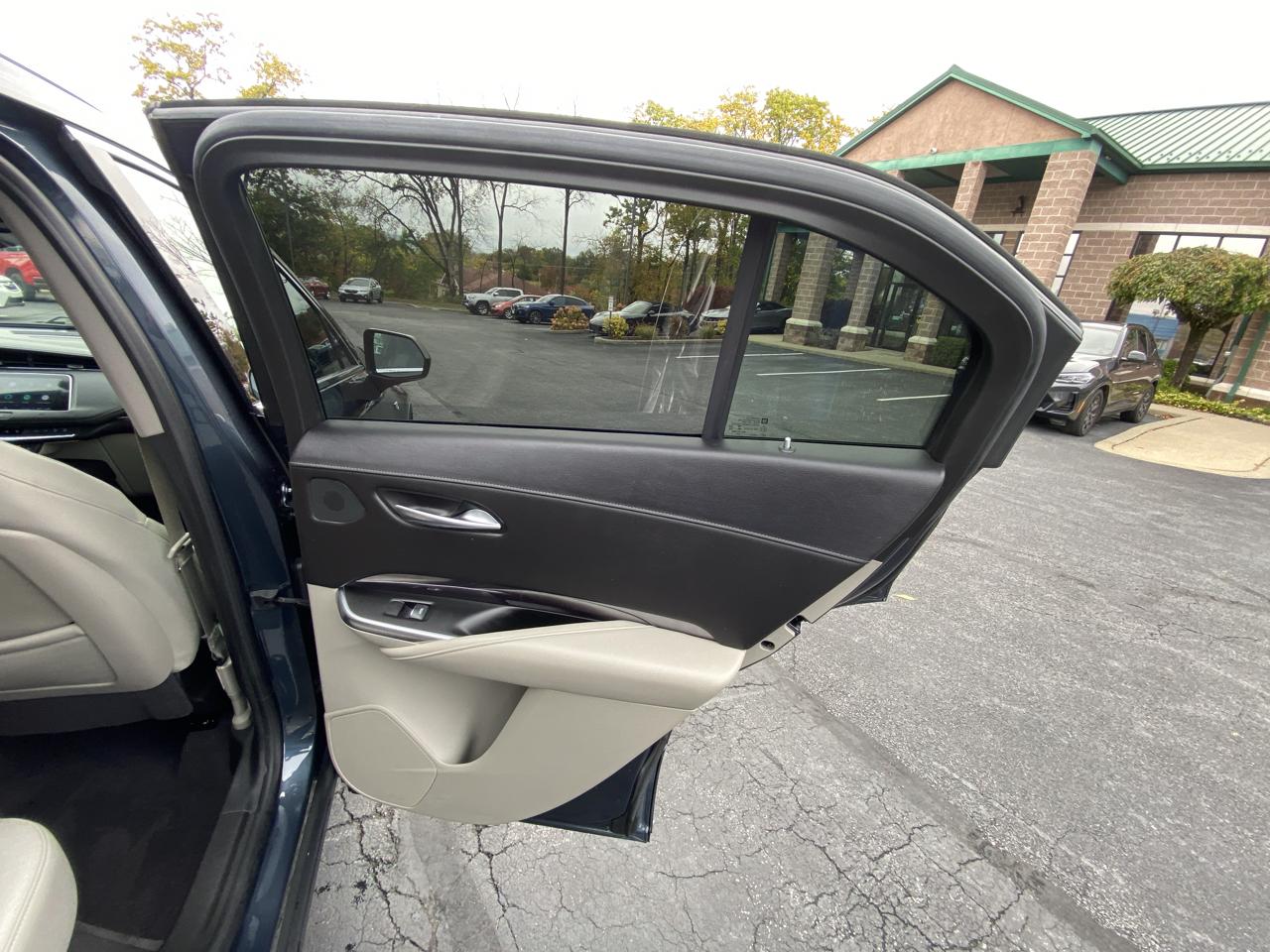 Cadillac XT4 AWD 4dr Luxury 2021