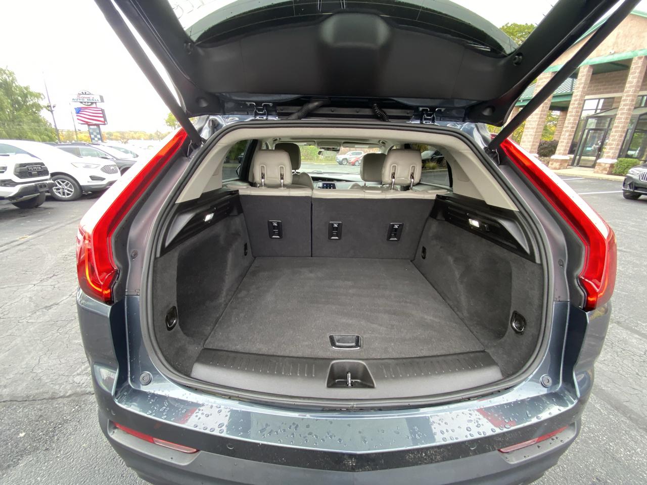 Cadillac XT4 AWD 4dr Luxury 2021