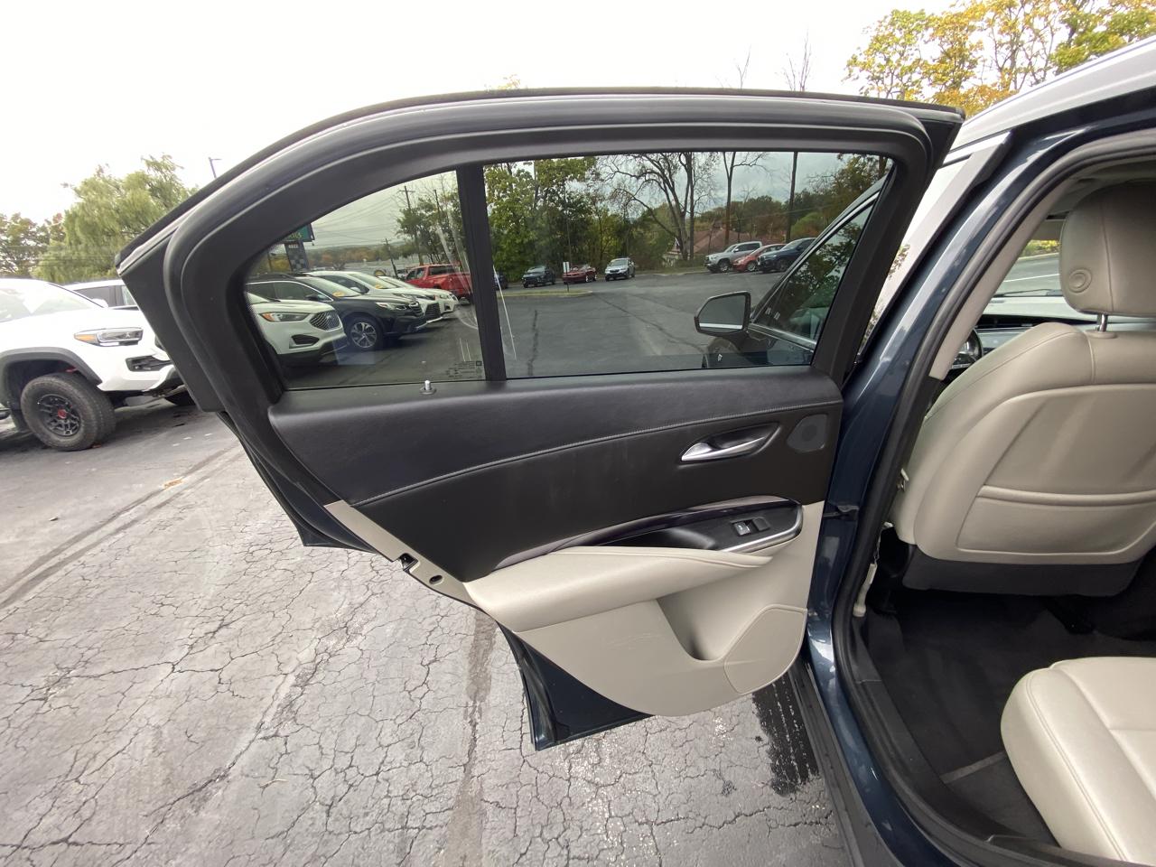 Cadillac XT4 AWD 4dr Luxury 2021
