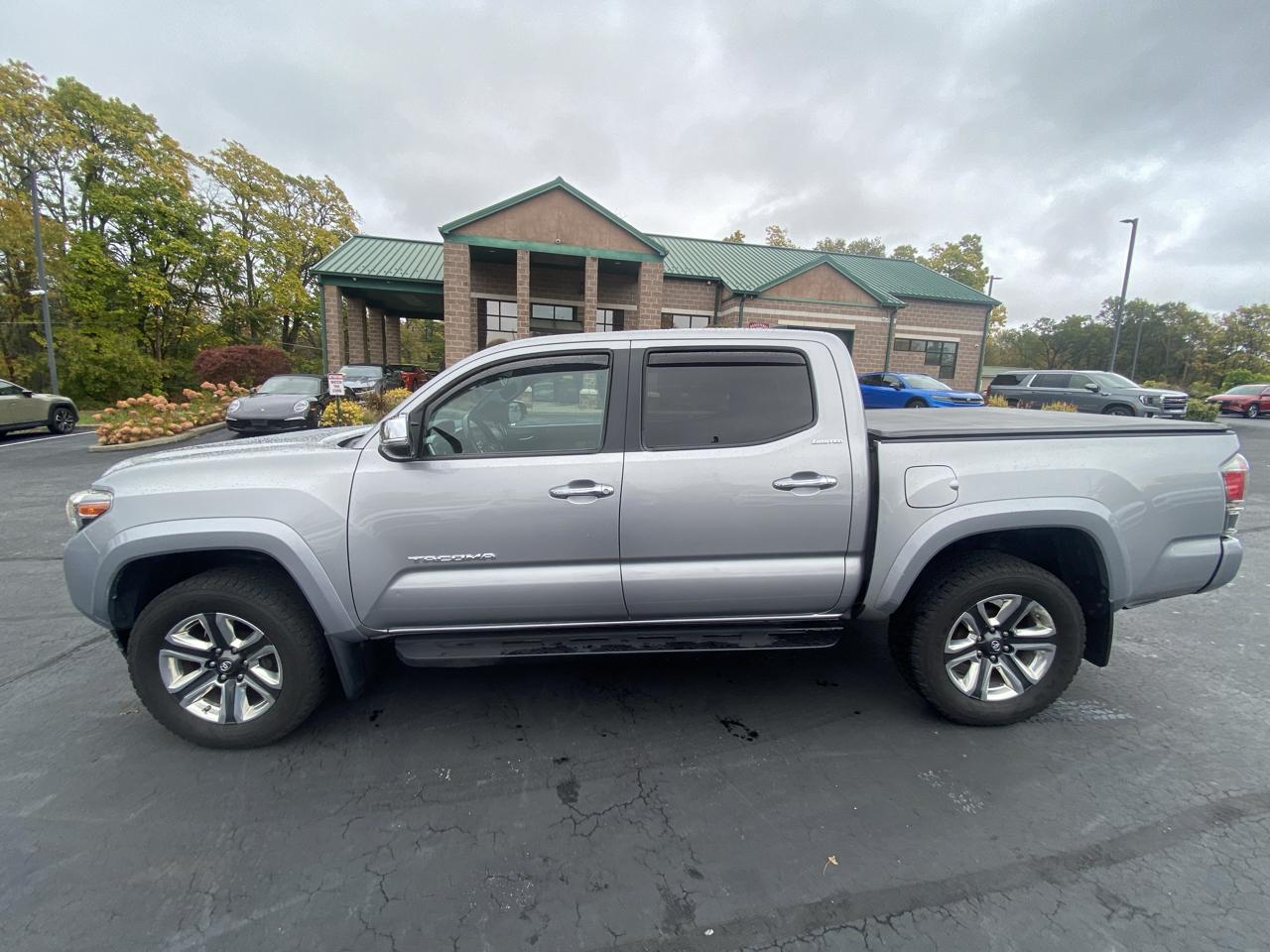 Toyota Tacoma Limited Double Cab 5' Bed V6 4x4 AT (Natl) 2017