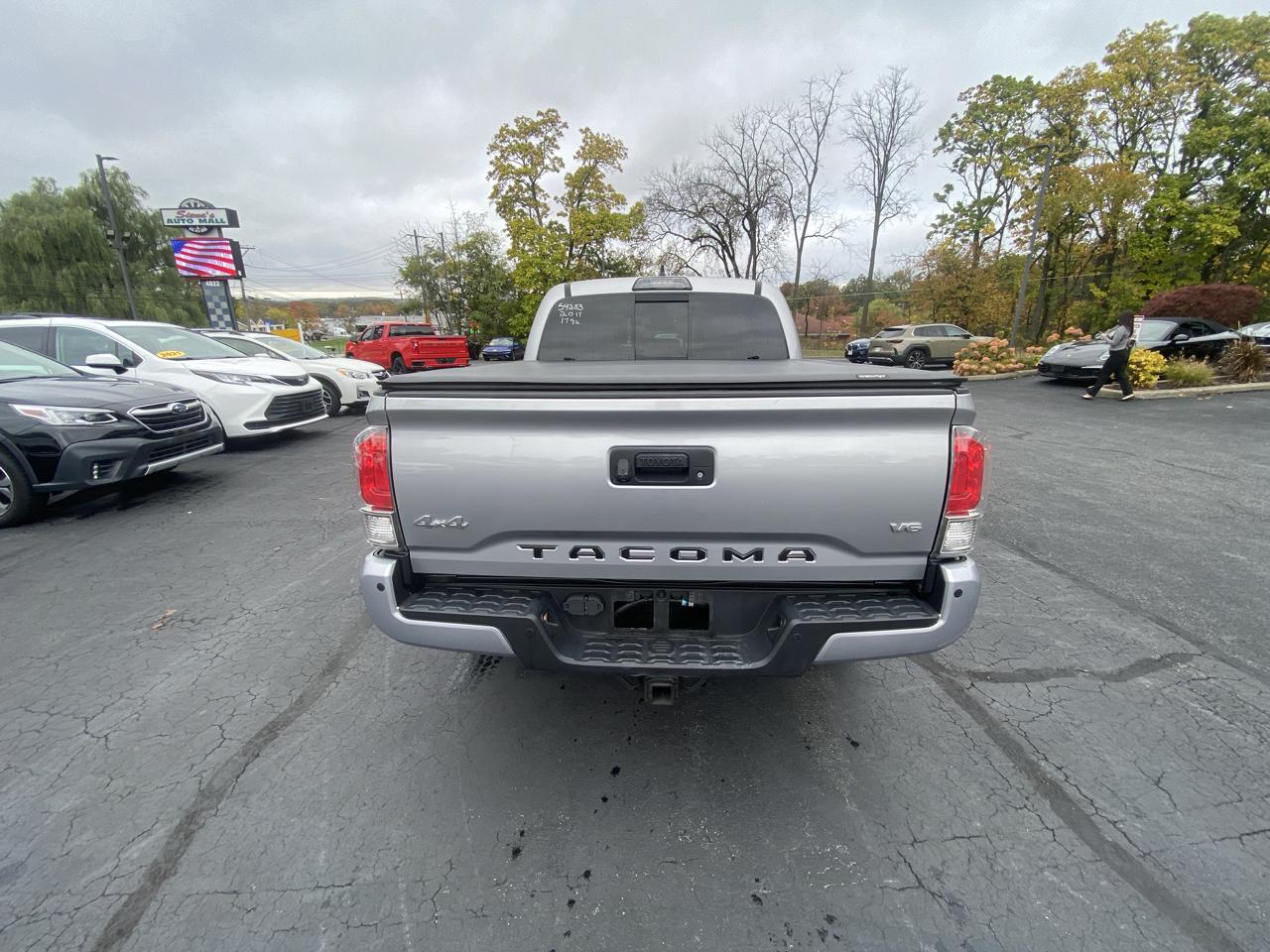 Toyota Tacoma Limited Double Cab 5' Bed V6 4x4 AT (Natl) 2017