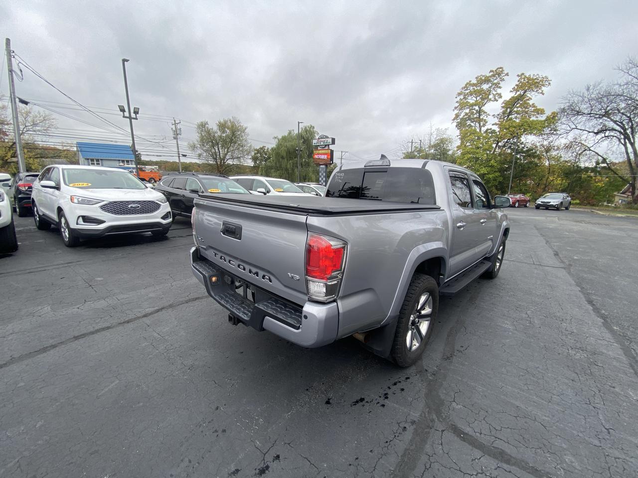 Toyota Tacoma Limited Double Cab 5' Bed V6 4x4 AT (Natl) 2017