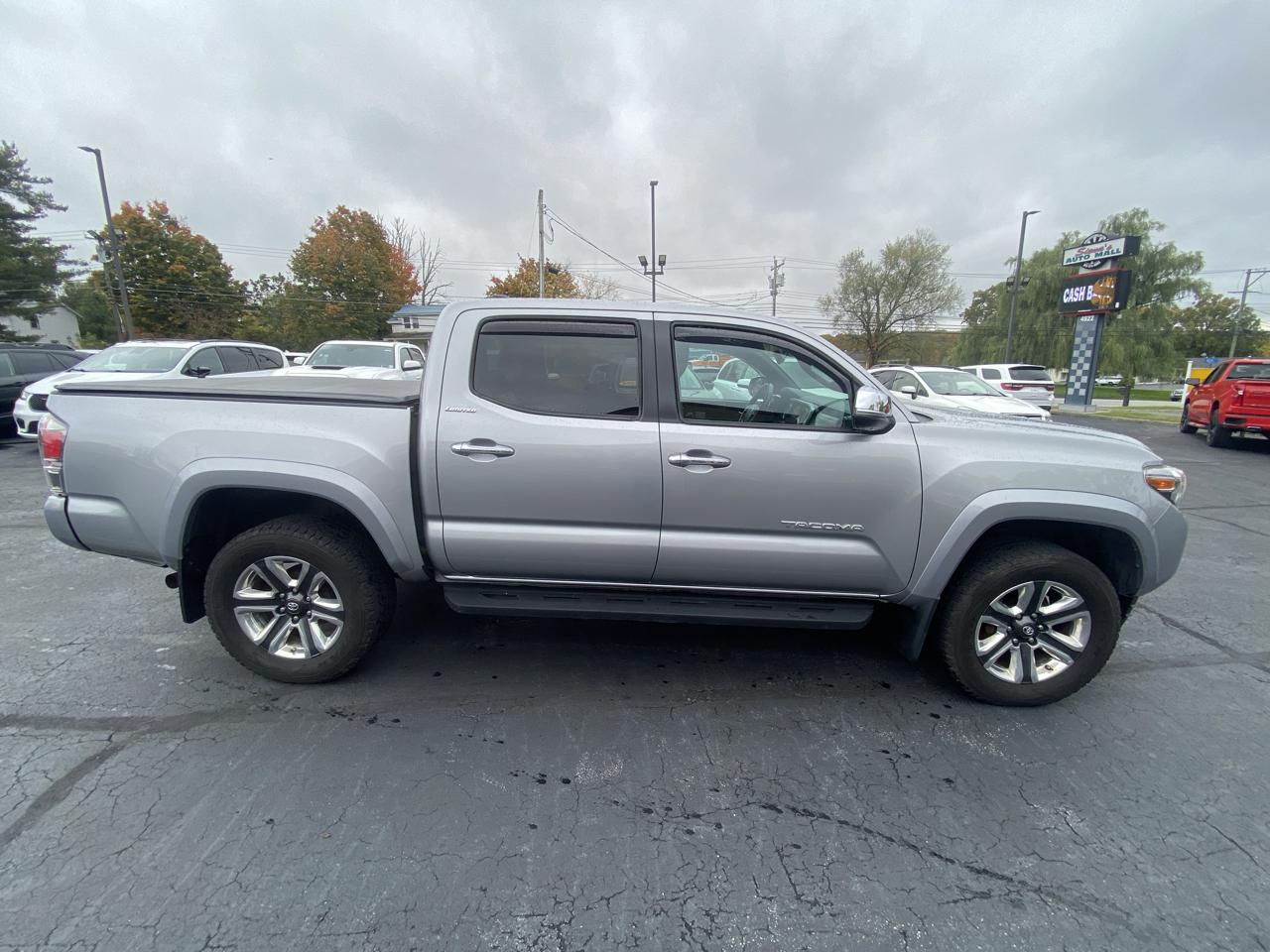 Toyota Tacoma Limited Double Cab 5' Bed V6 4x4 AT (Natl) 2017
