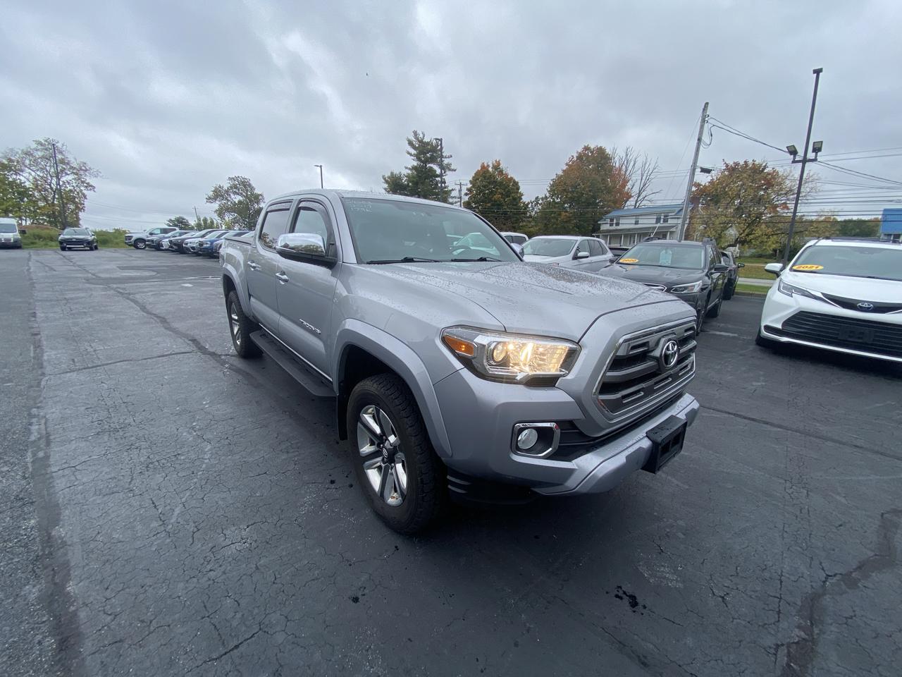Toyota Tacoma Limited Double Cab 5' Bed V6 4x4 AT (Natl) 2017