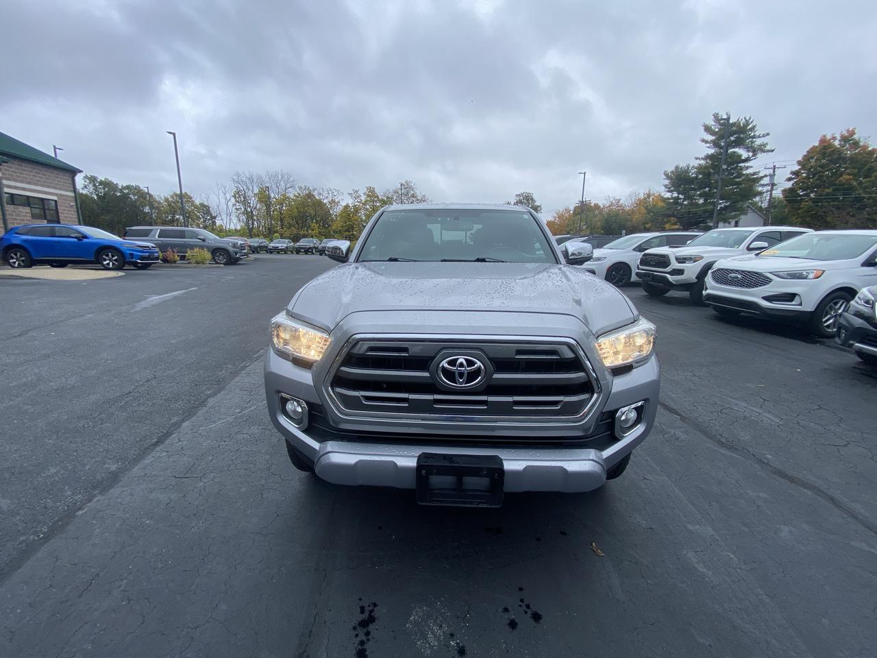 Toyota Tacoma Limited Double Cab 5' Bed V6 4x4 AT (Natl) 2017