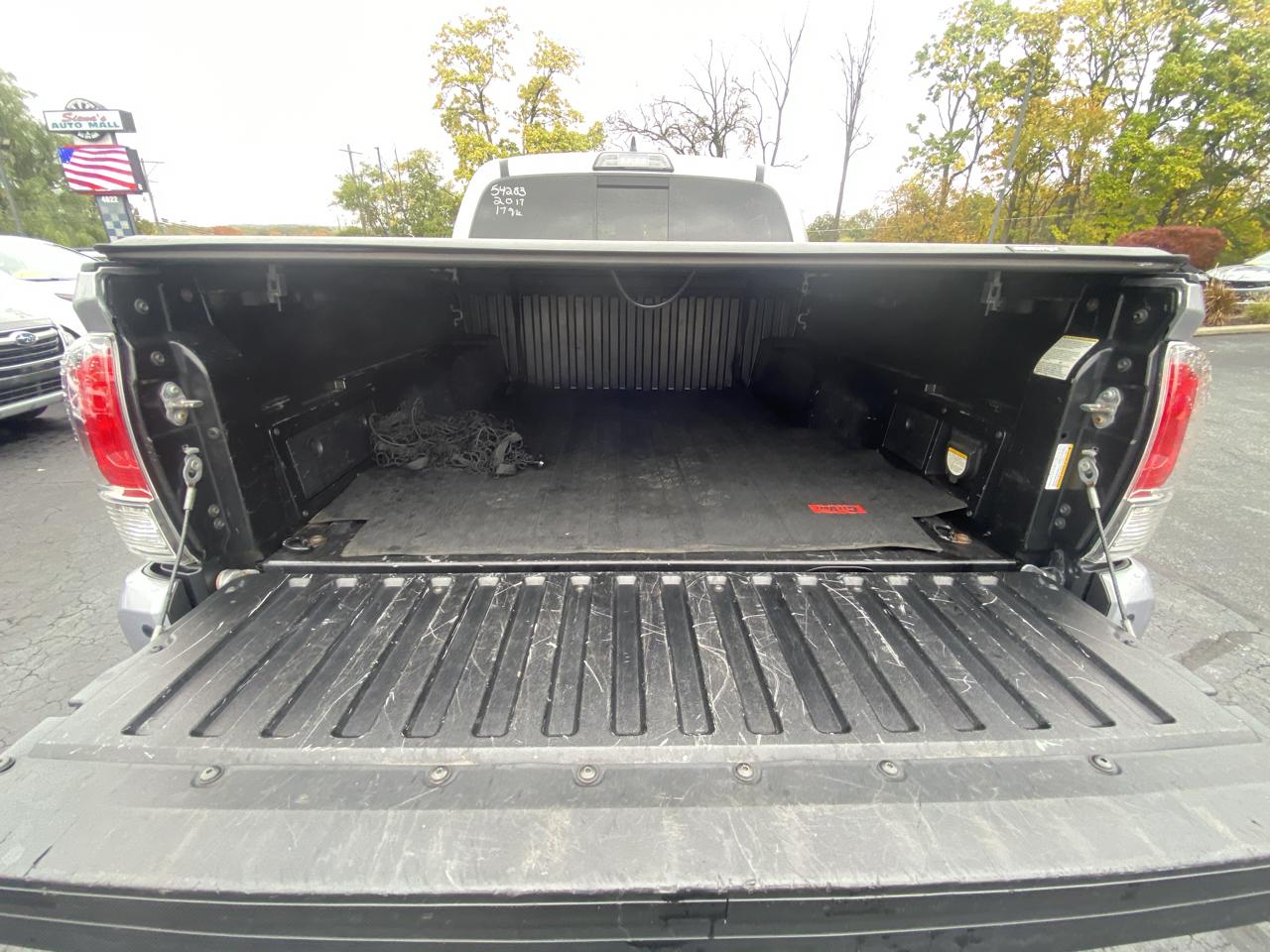 Toyota Tacoma Limited Double Cab 5' Bed V6 4x4 AT (Natl) 2017