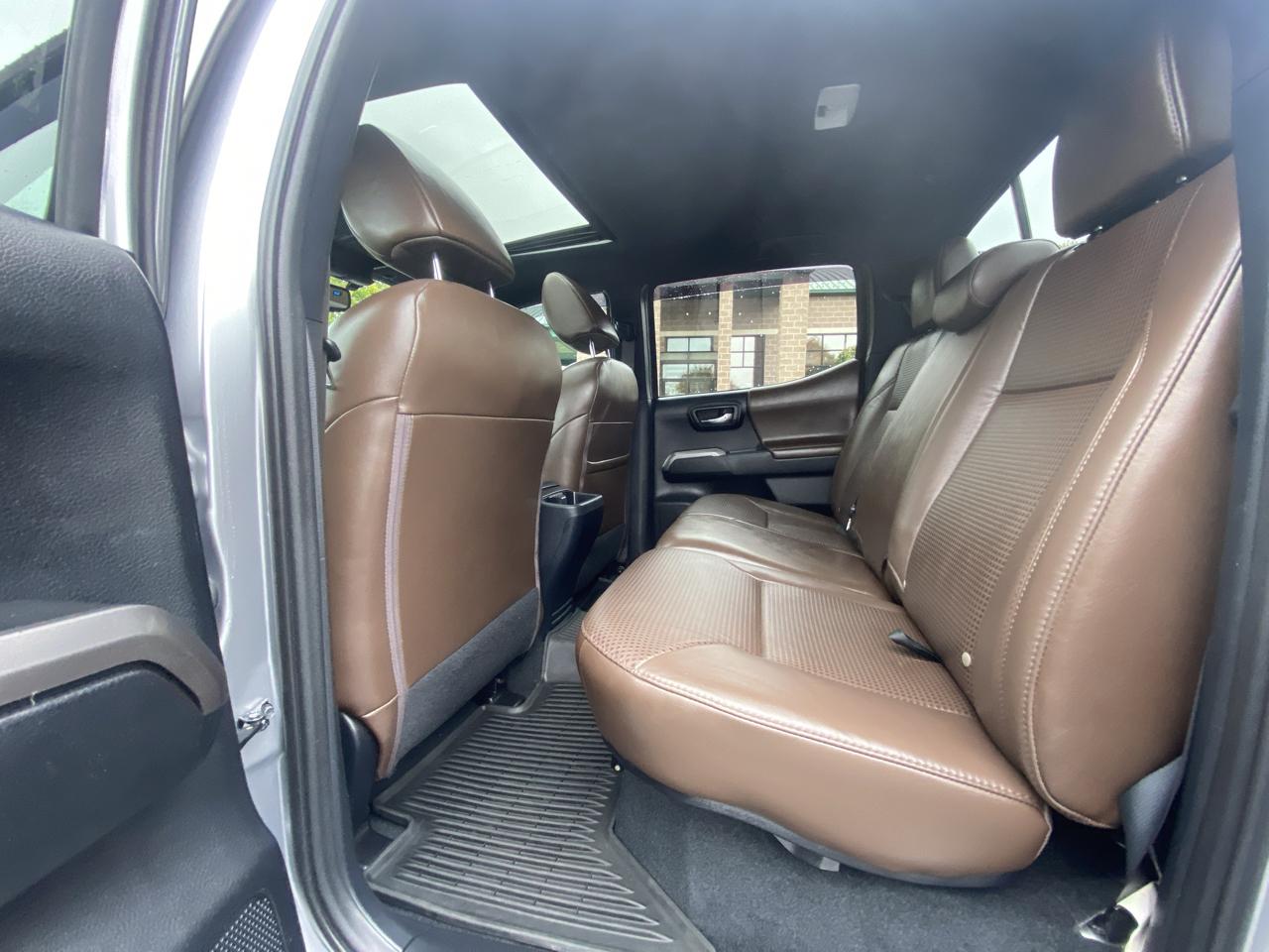 Toyota Tacoma Limited Double Cab 5' Bed V6 4x4 AT (Natl) 2017