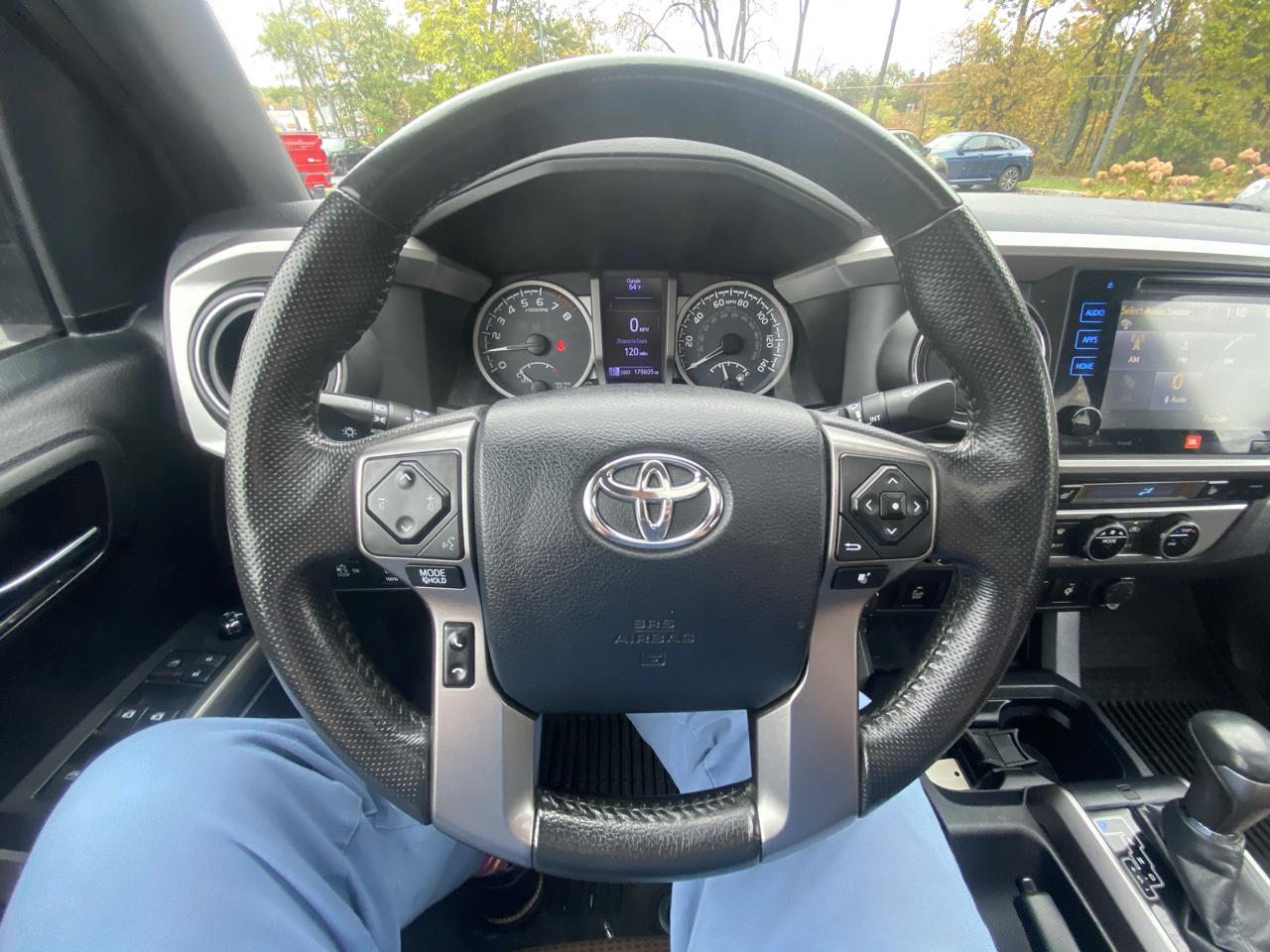 Toyota Tacoma Limited Double Cab 5' Bed V6 4x4 AT (Natl) 2017