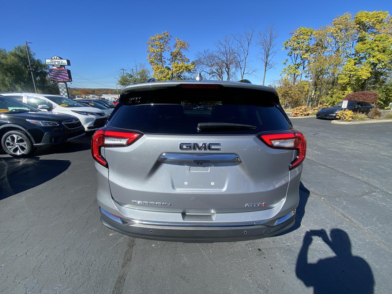 GMC Terrain AWD 4dr AT4 2024