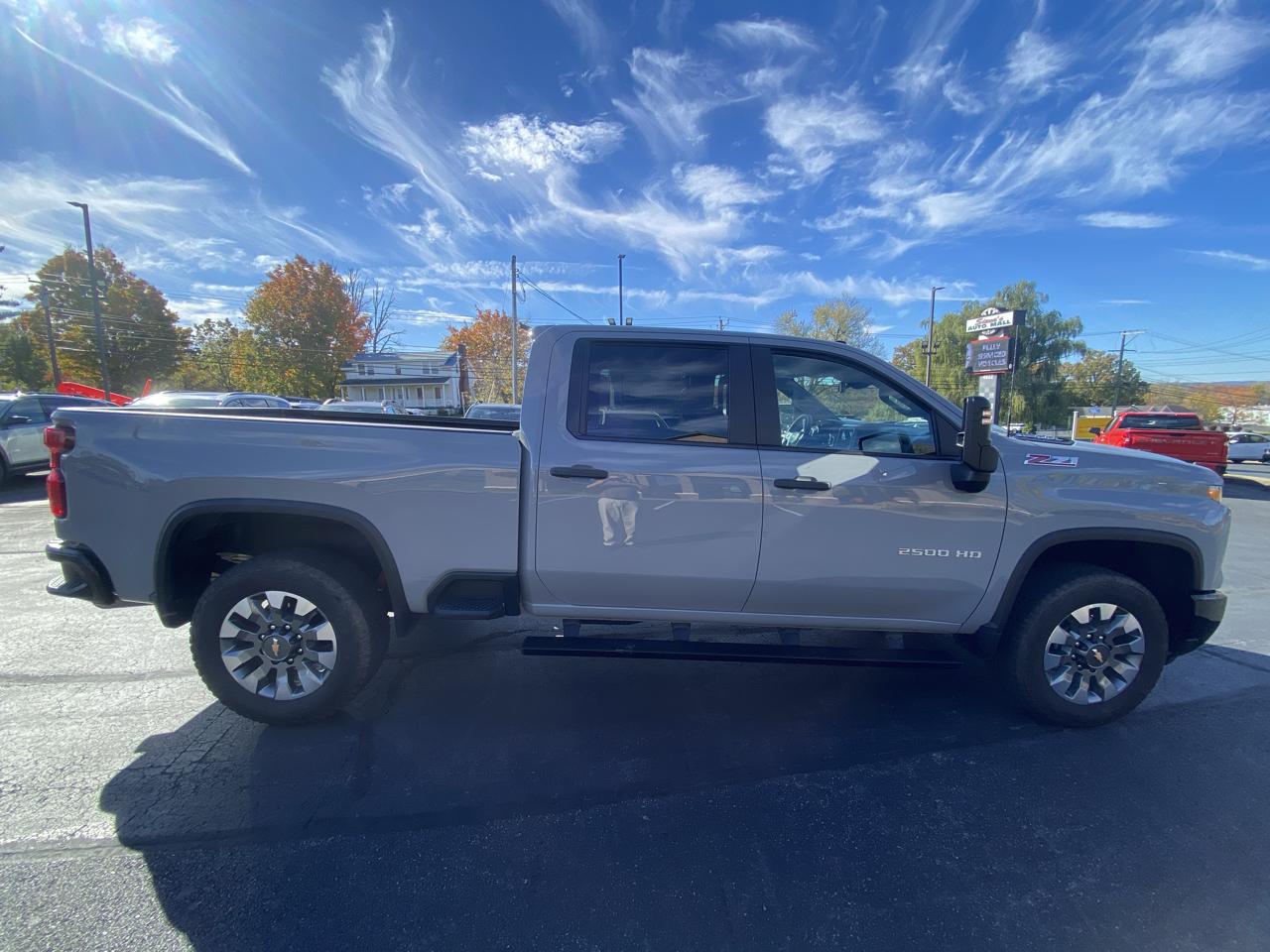 Chevrolet Silverado 2500HD 4WD Crew Cab 159" Custom 2025