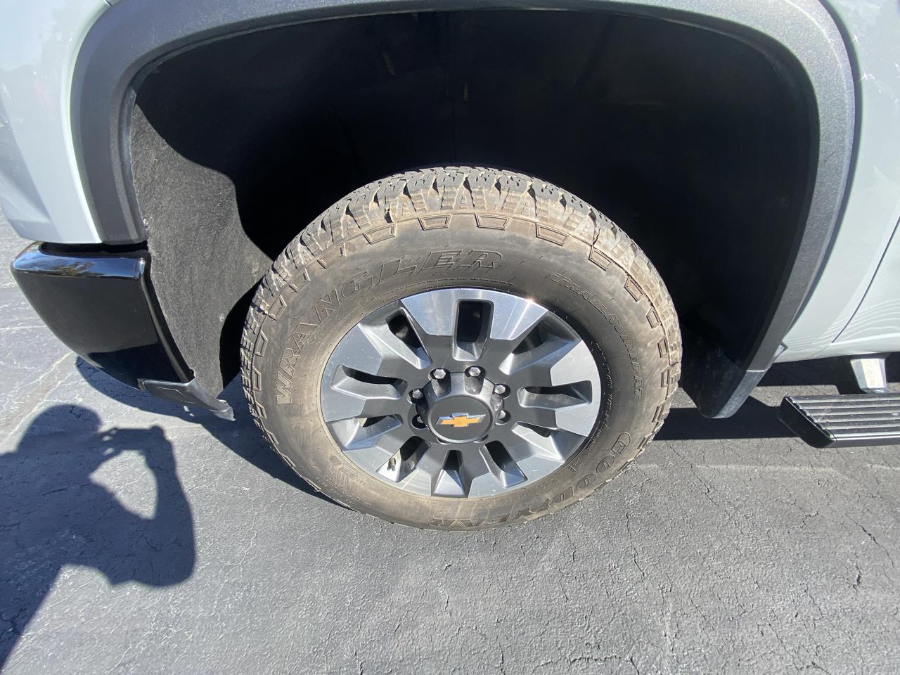 Chevrolet Silverado 2500HD 4WD Crew Cab 159" Custom 2025