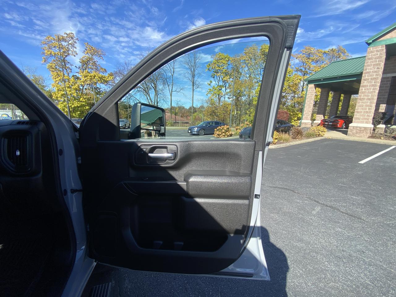 Chevrolet Silverado 2500HD 4WD Crew Cab 159" Custom 2025