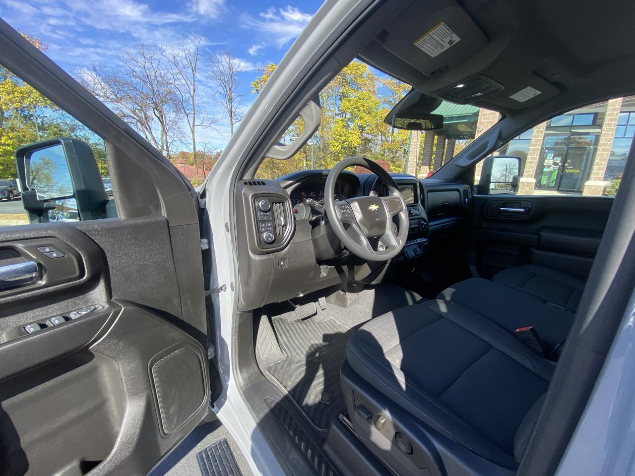 Chevrolet Silverado 2500HD 4WD Crew Cab 159" Custom 2025