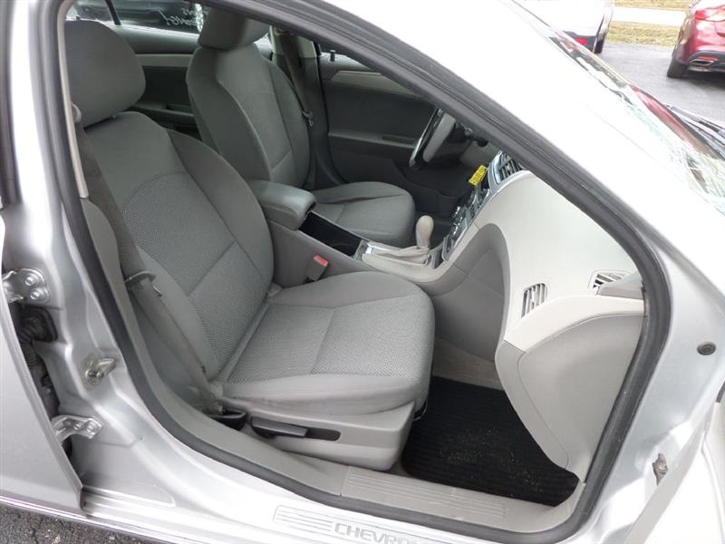 Chevrolet Malibu  2010