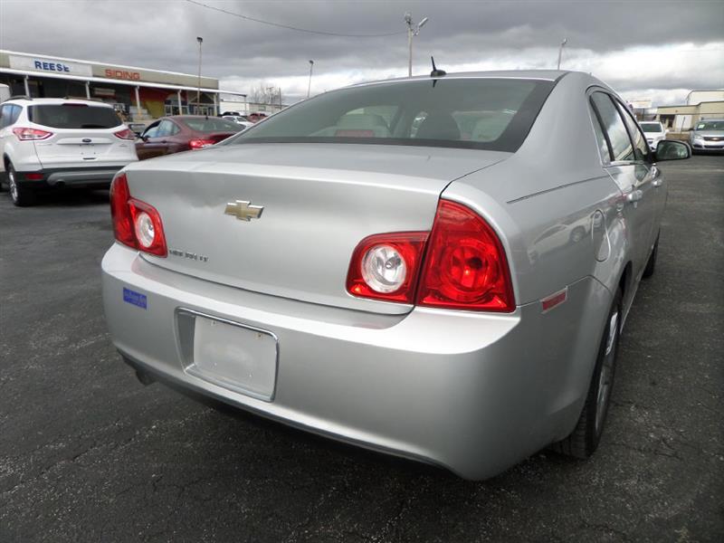 Chevrolet Malibu  2010