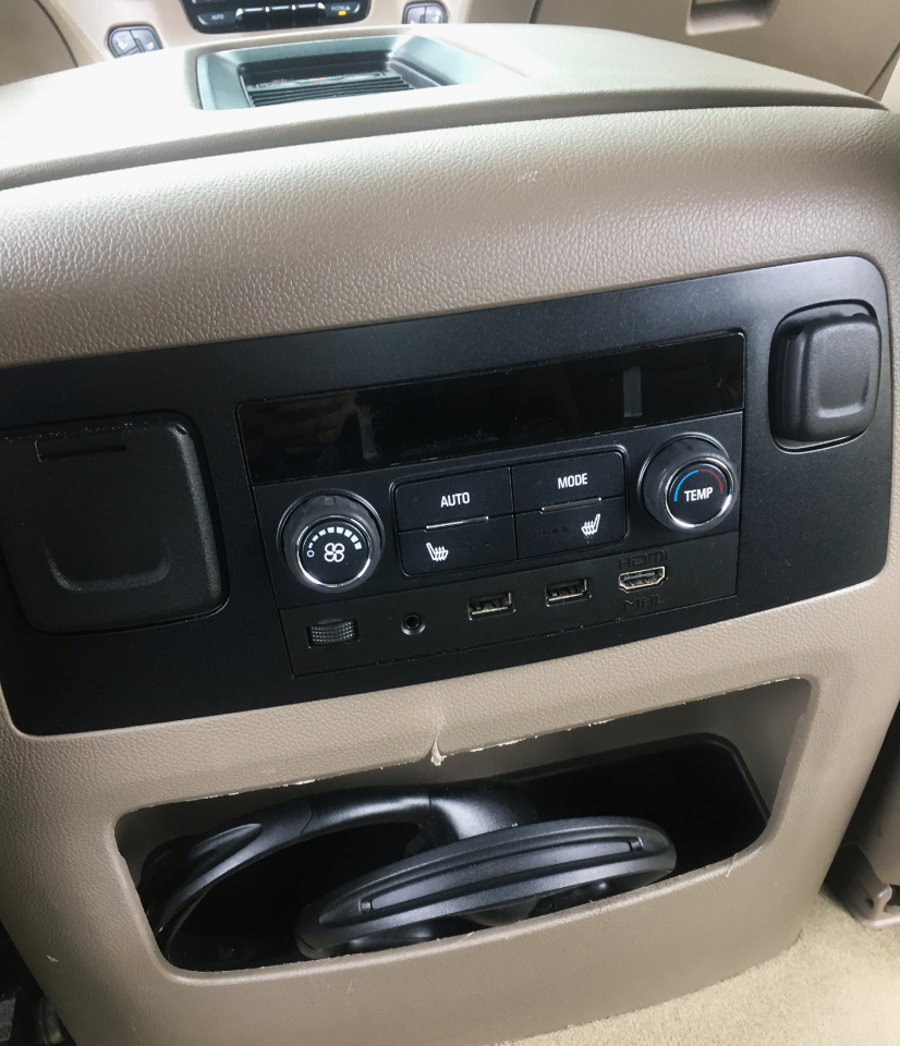 GMC Yukon 4WD 4dr SLT 2017 GMC Yukon 4WD 4dr SLT 2017