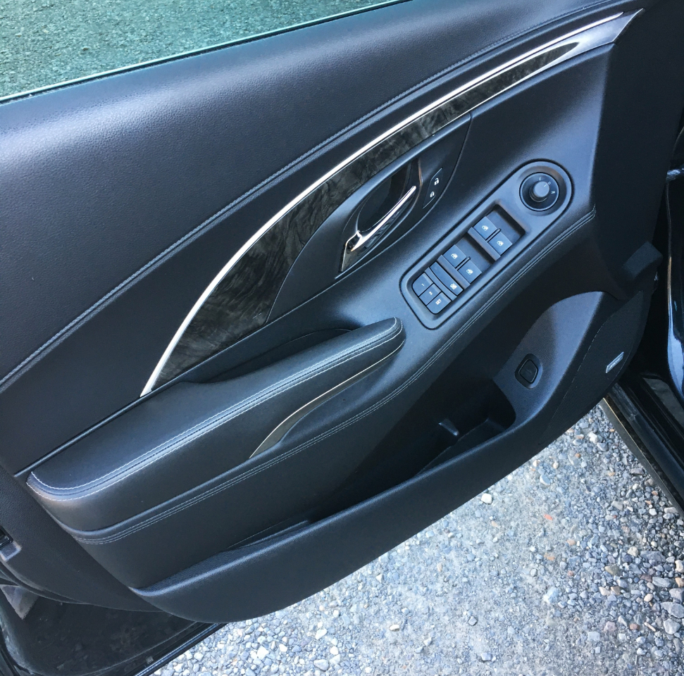 Buick LaCrosse 4dr Sdn Leather FWD 2015