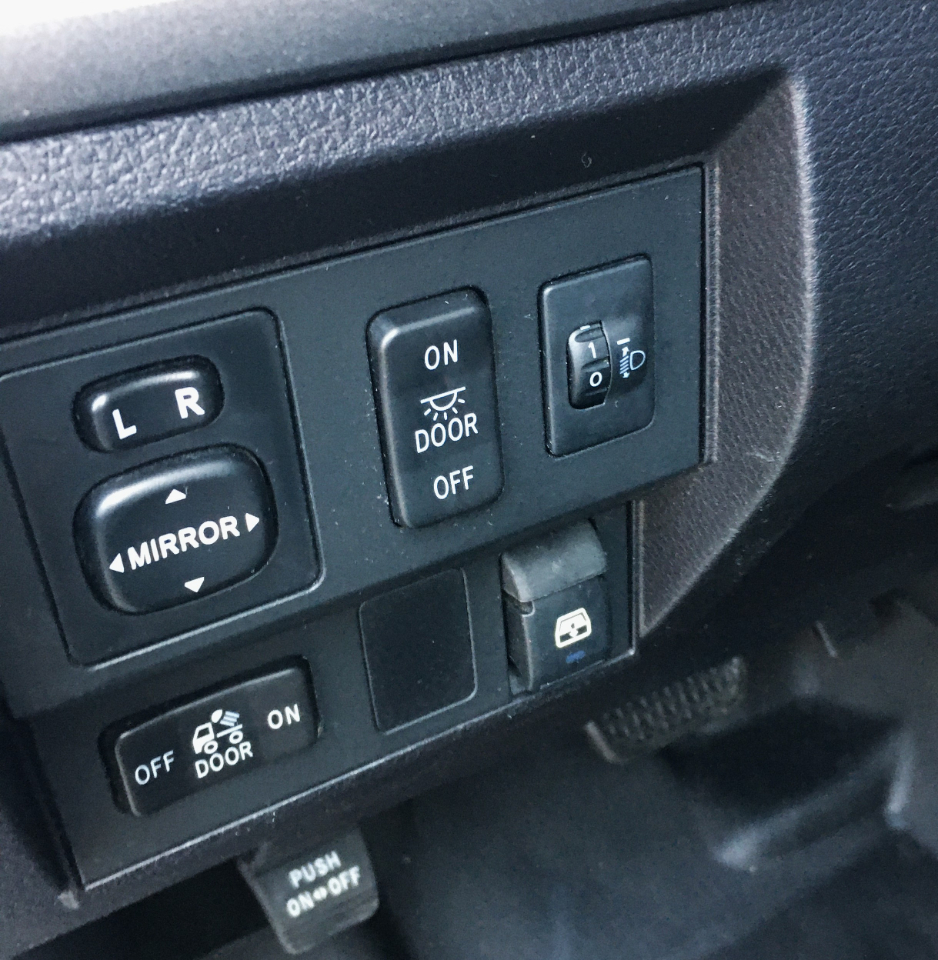 Toyota Tundra 4WD Truck CrewMax 5.7L FFV V8 6-Spd AT TRD Pro (Natl) 2015