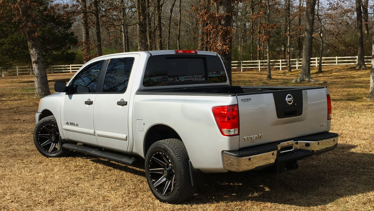 Nissan Titan 2WD Crew Cab SWB SV 2011