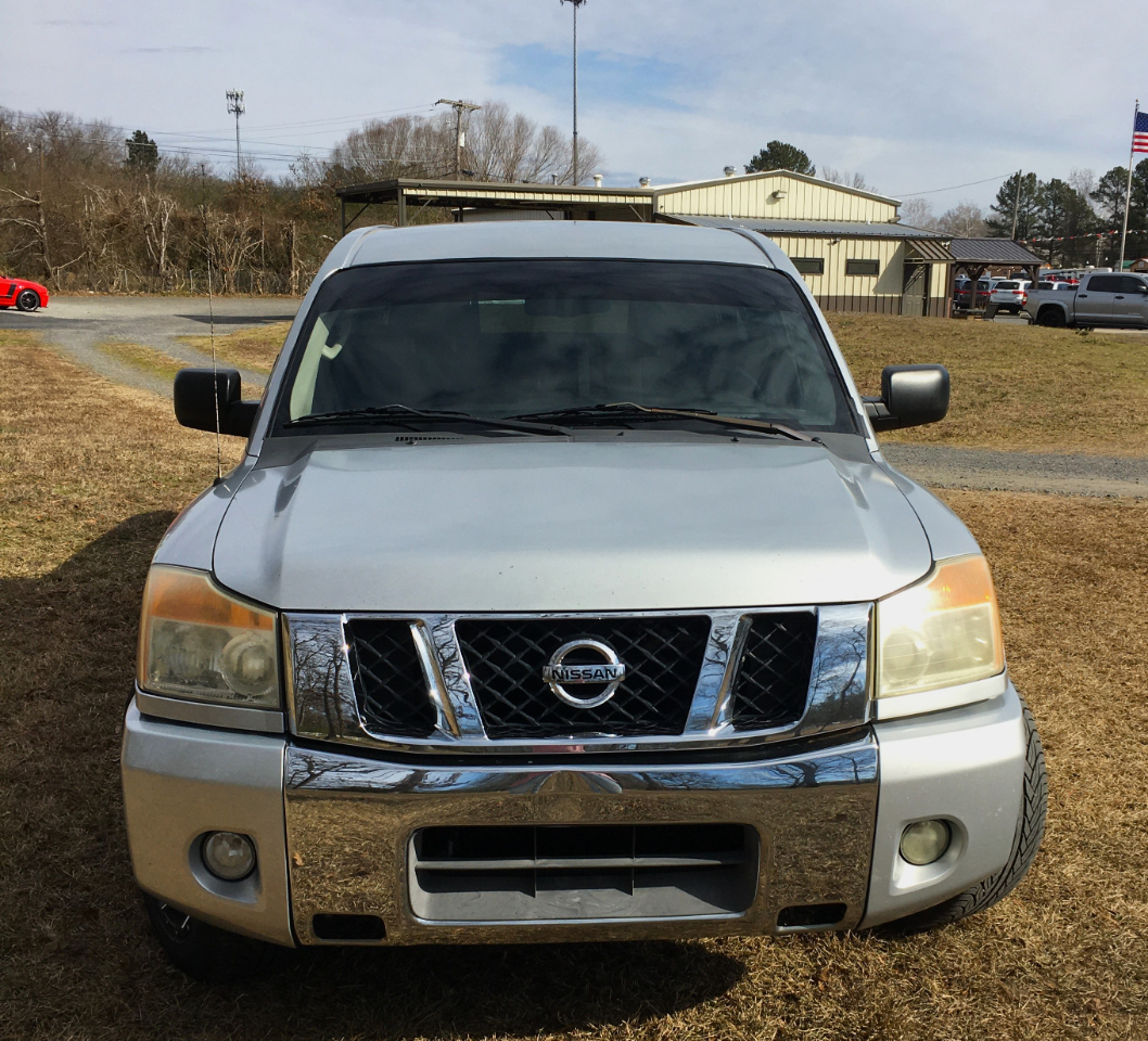 Nissan Titan 2WD Crew Cab SWB SV 2011