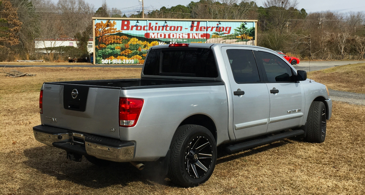Nissan Titan 2WD Crew Cab SWB SV 2011