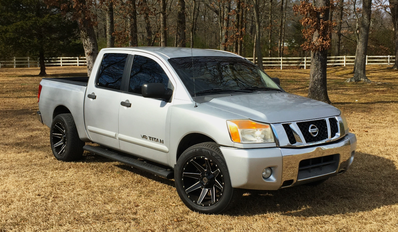 Nissan Titan 2WD Crew Cab SWB SV 2011