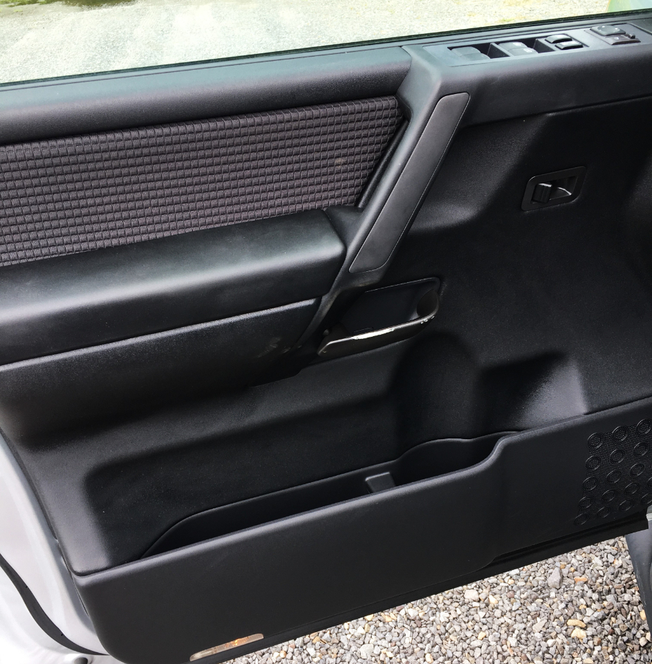 Nissan Titan 2WD Crew Cab SWB SV 2011