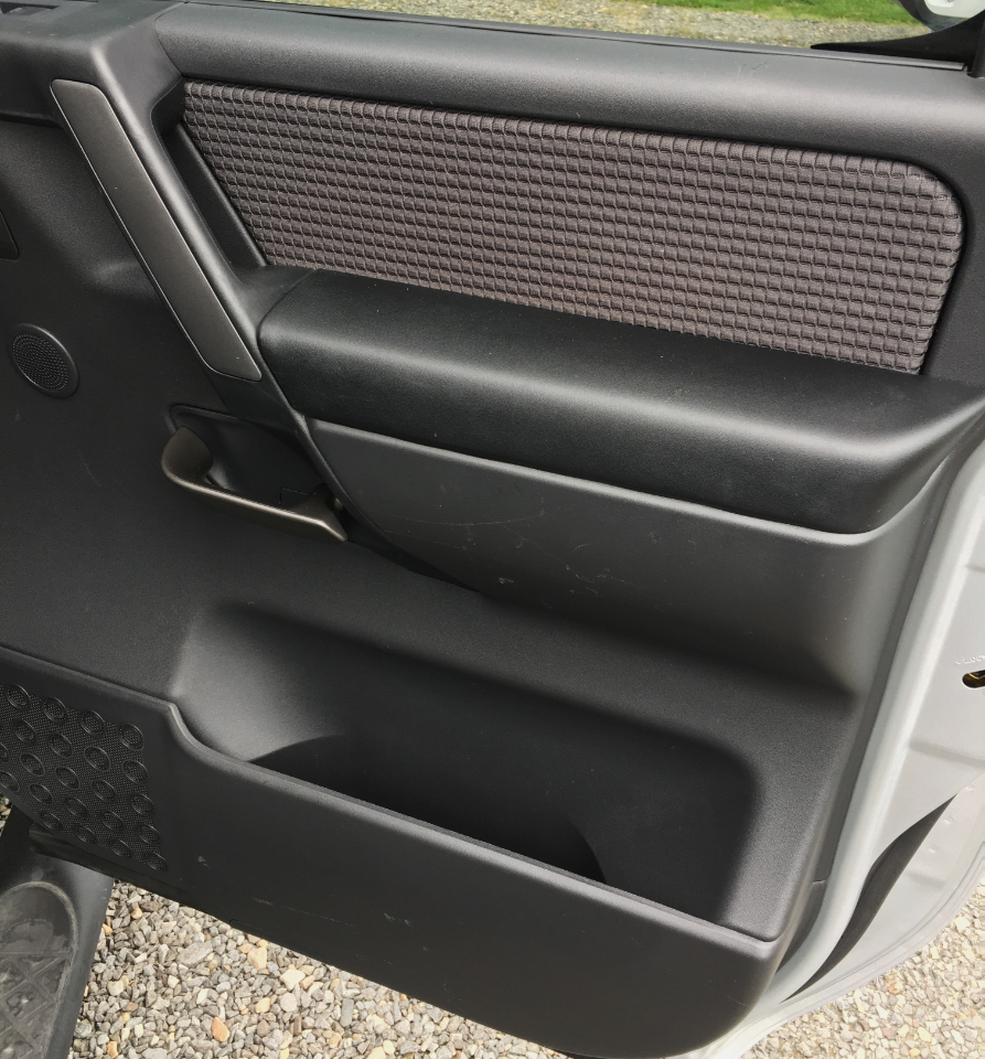 Nissan Titan 2WD Crew Cab SWB SV 2011