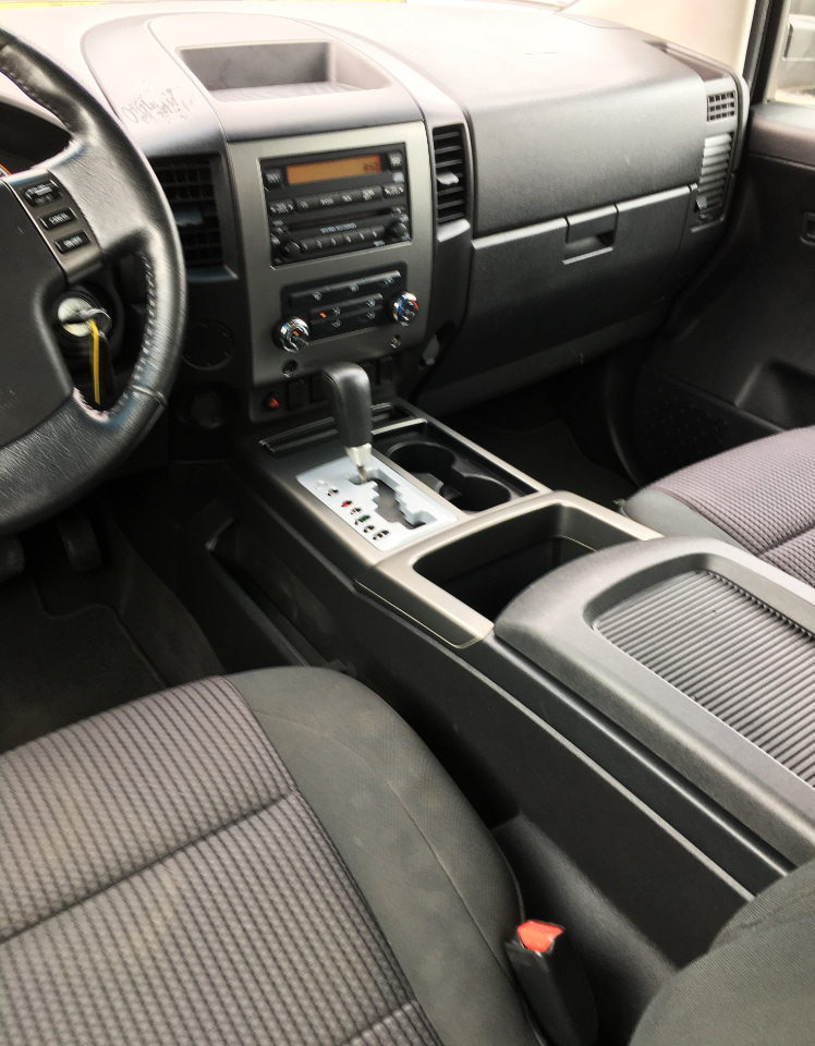 Nissan Titan 2WD Crew Cab SWB SV 2011