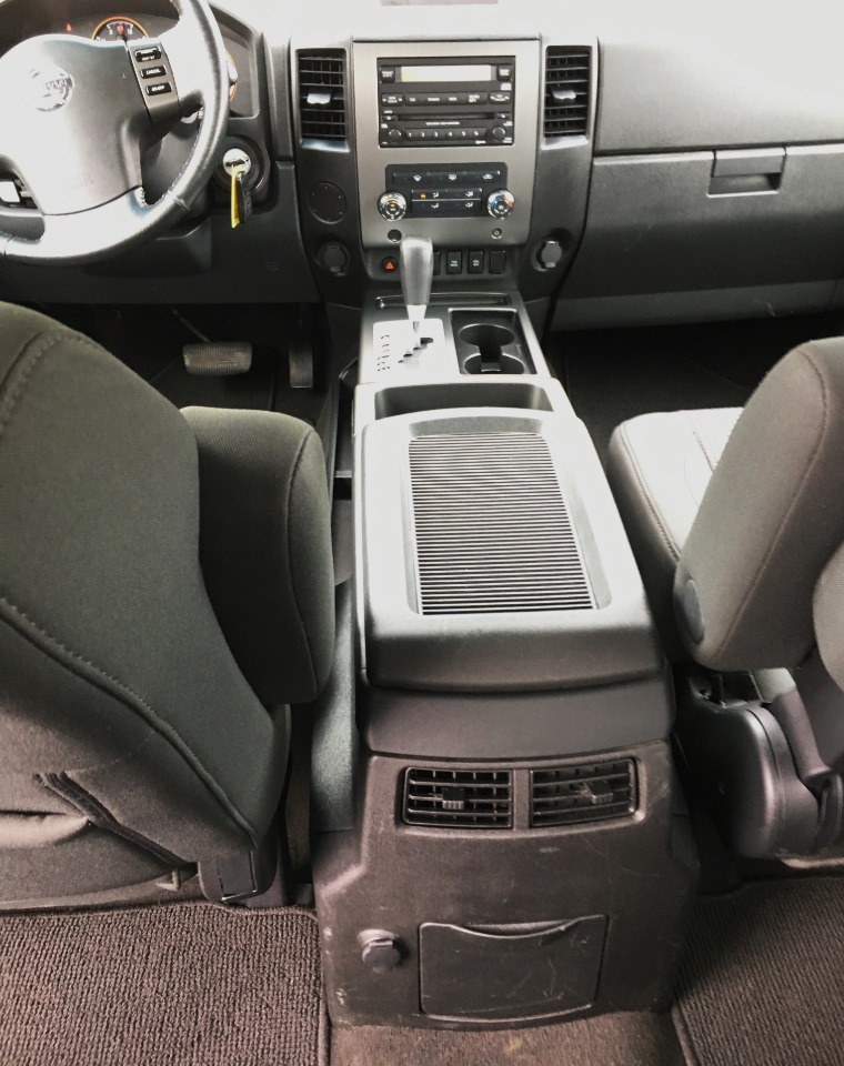 Nissan Titan 2WD Crew Cab SWB SV 2011