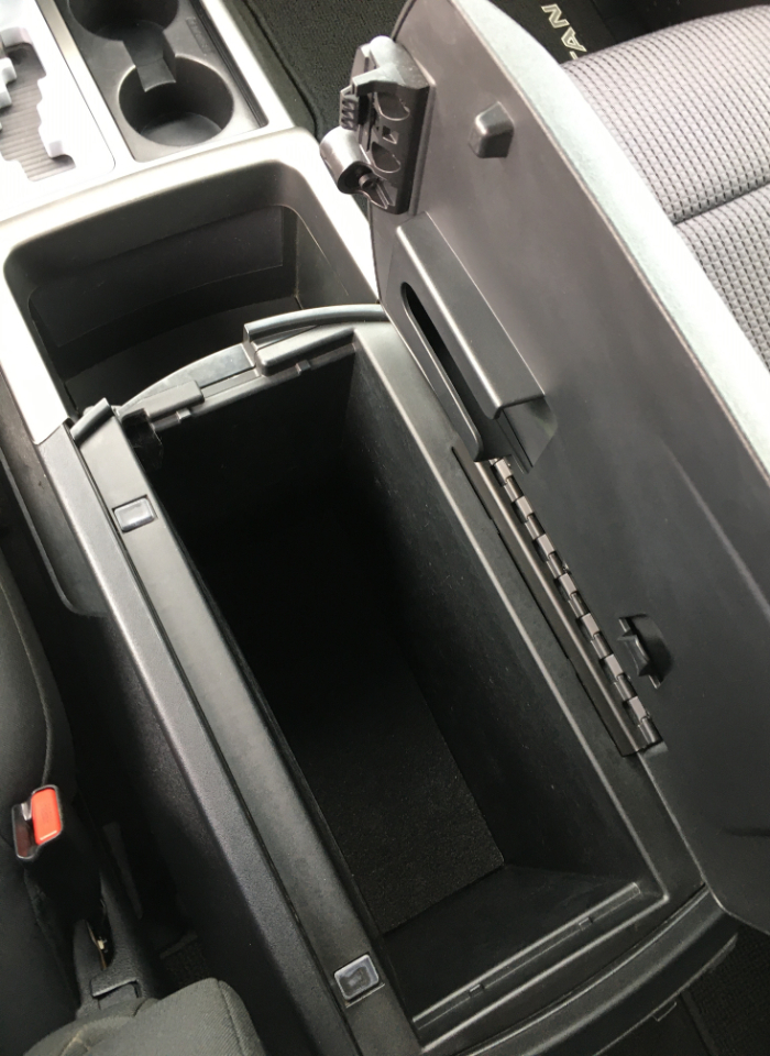 Nissan Titan 2WD Crew Cab SWB SV 2011