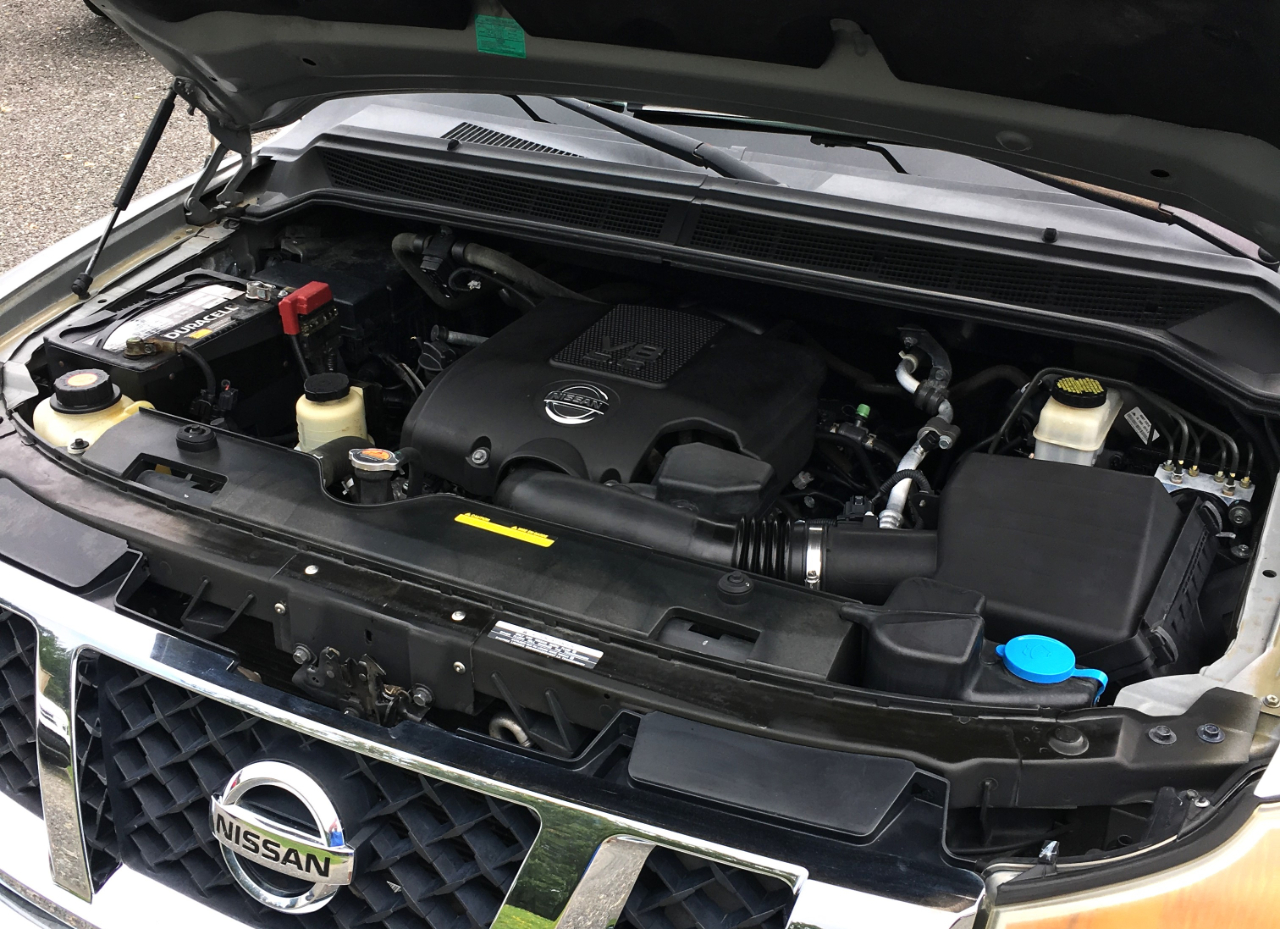 Nissan Titan 2WD Crew Cab SWB SV 2011