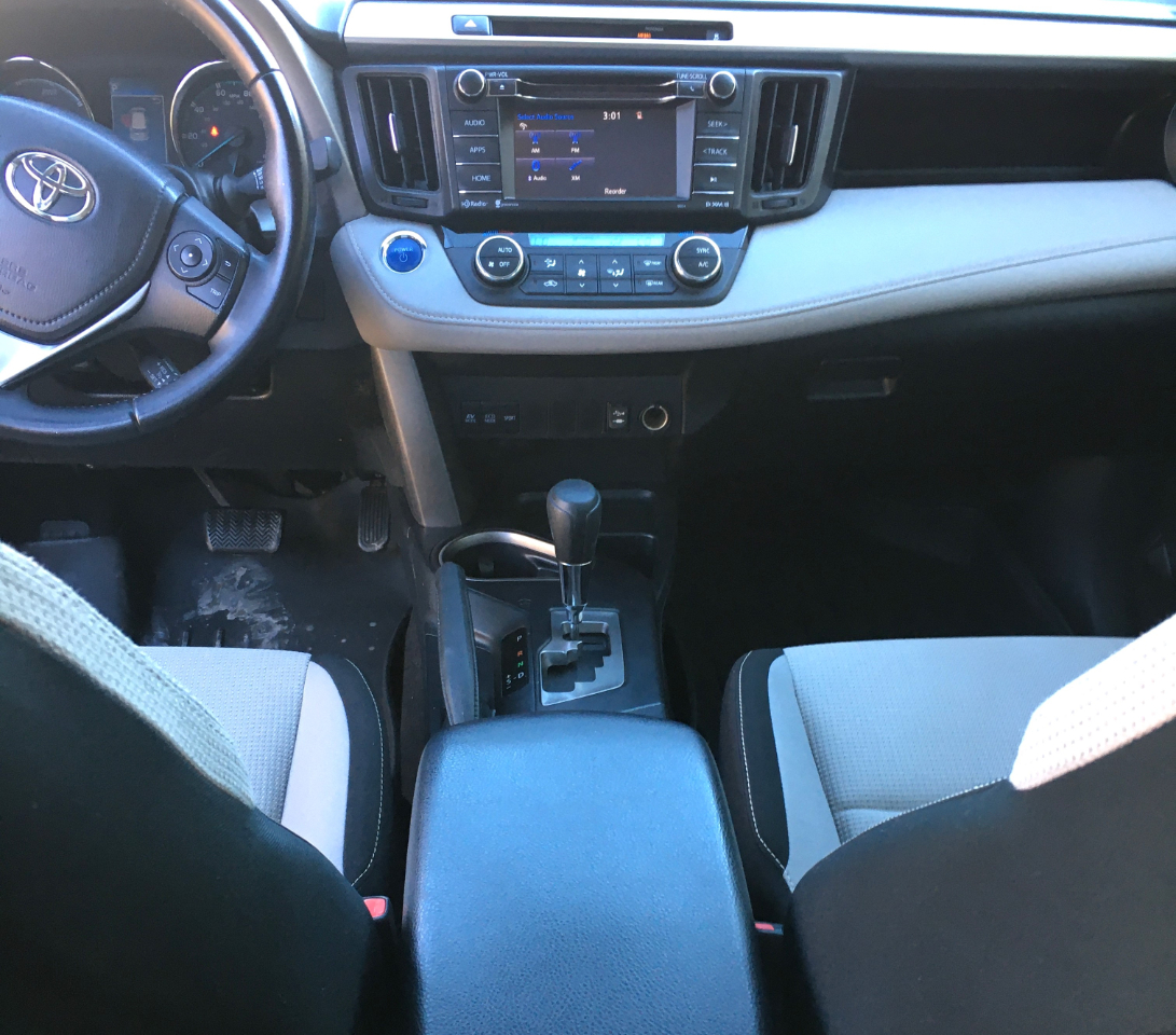 Toyota RAV4 Hybrid AWD 4dr XLE (Natl) 2016