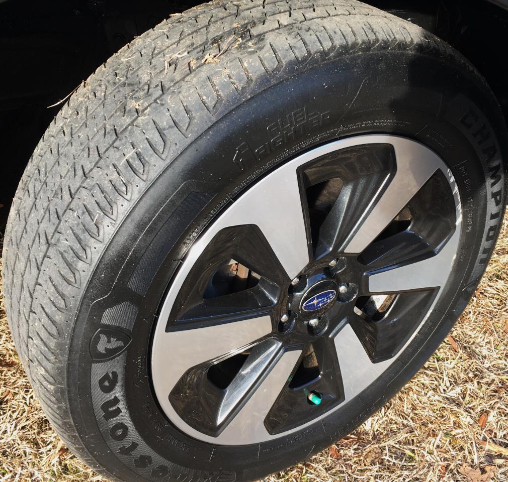 Subaru Forester 2.5i Limited CVT 2017