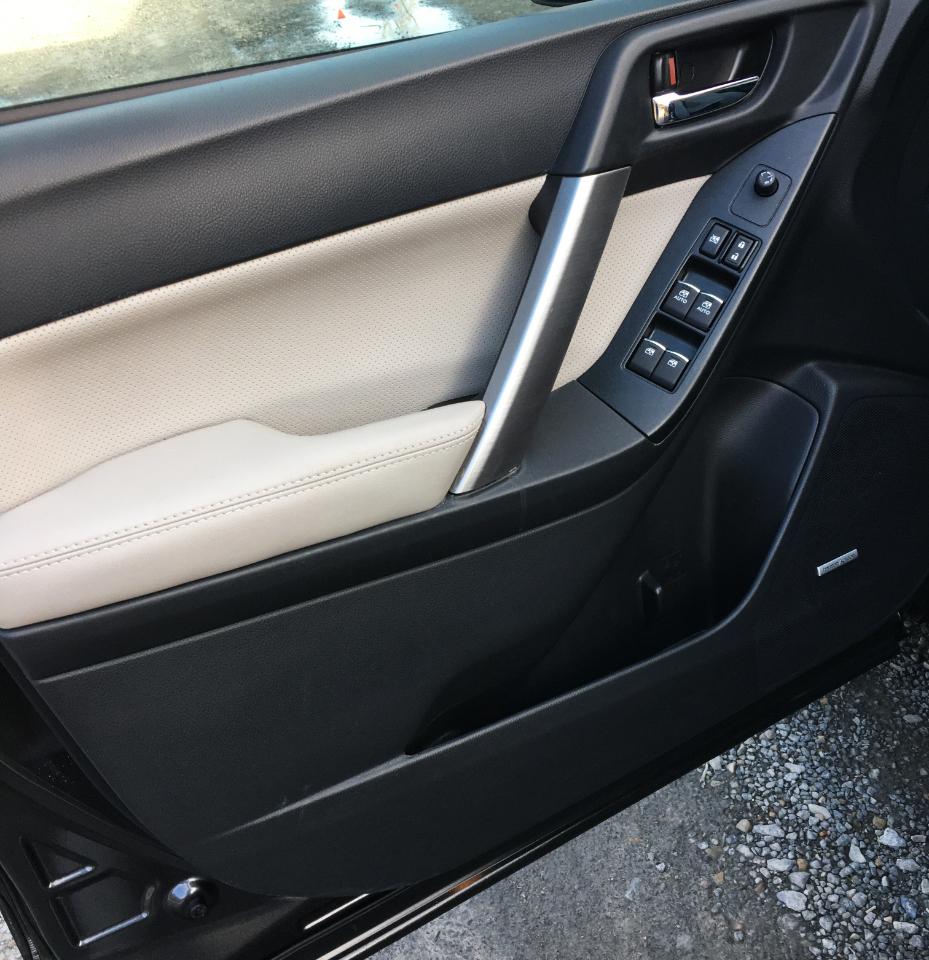 Subaru Forester 2.5i Limited CVT 2017