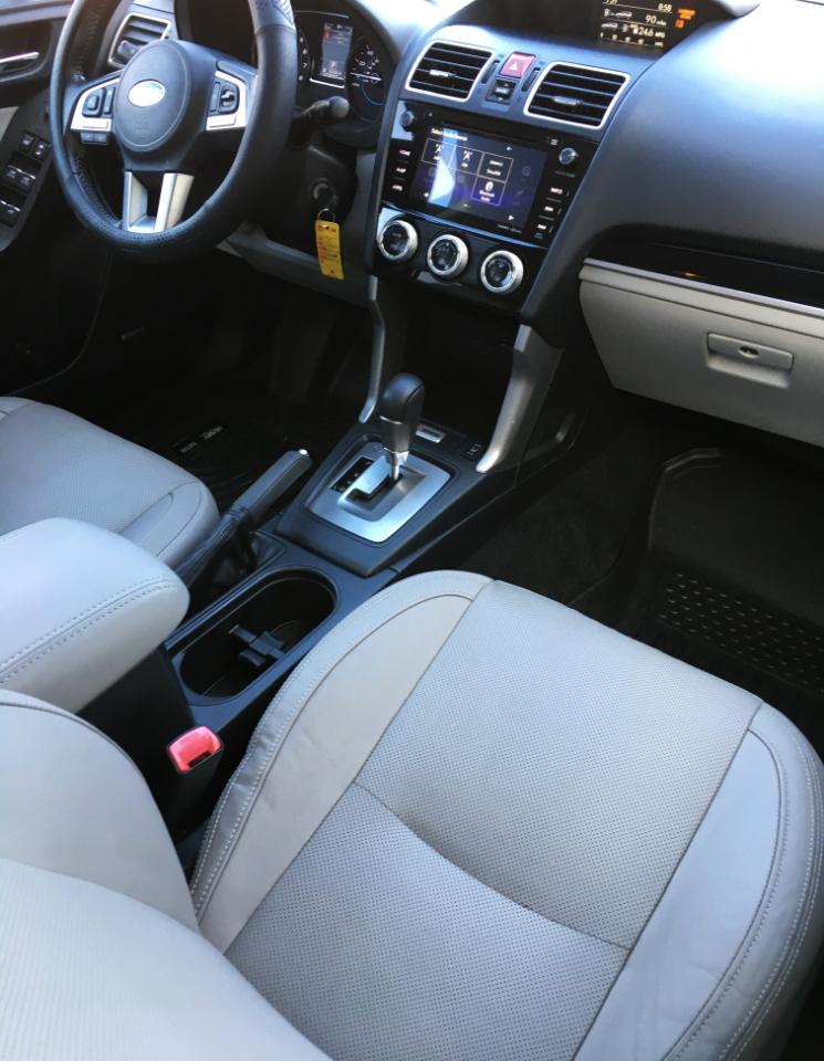 Subaru Forester 2.5i Limited CVT 2017