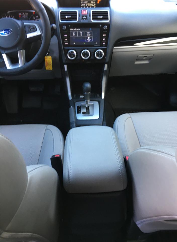 Subaru Forester 2.5i Limited CVT 2017