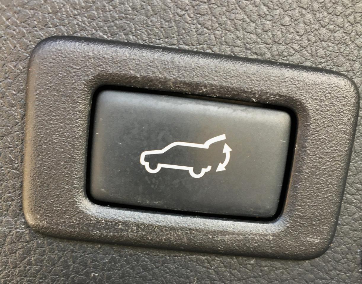 Subaru Forester 2.5i Limited CVT 2017