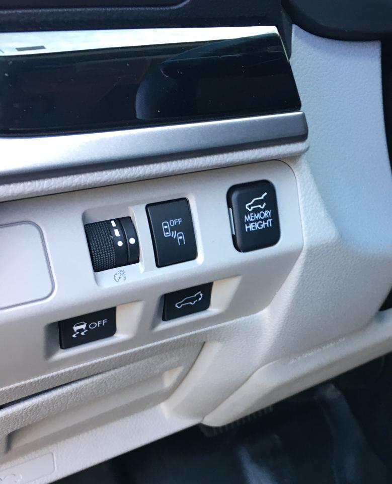 Subaru Forester 2.5i Limited CVT 2017