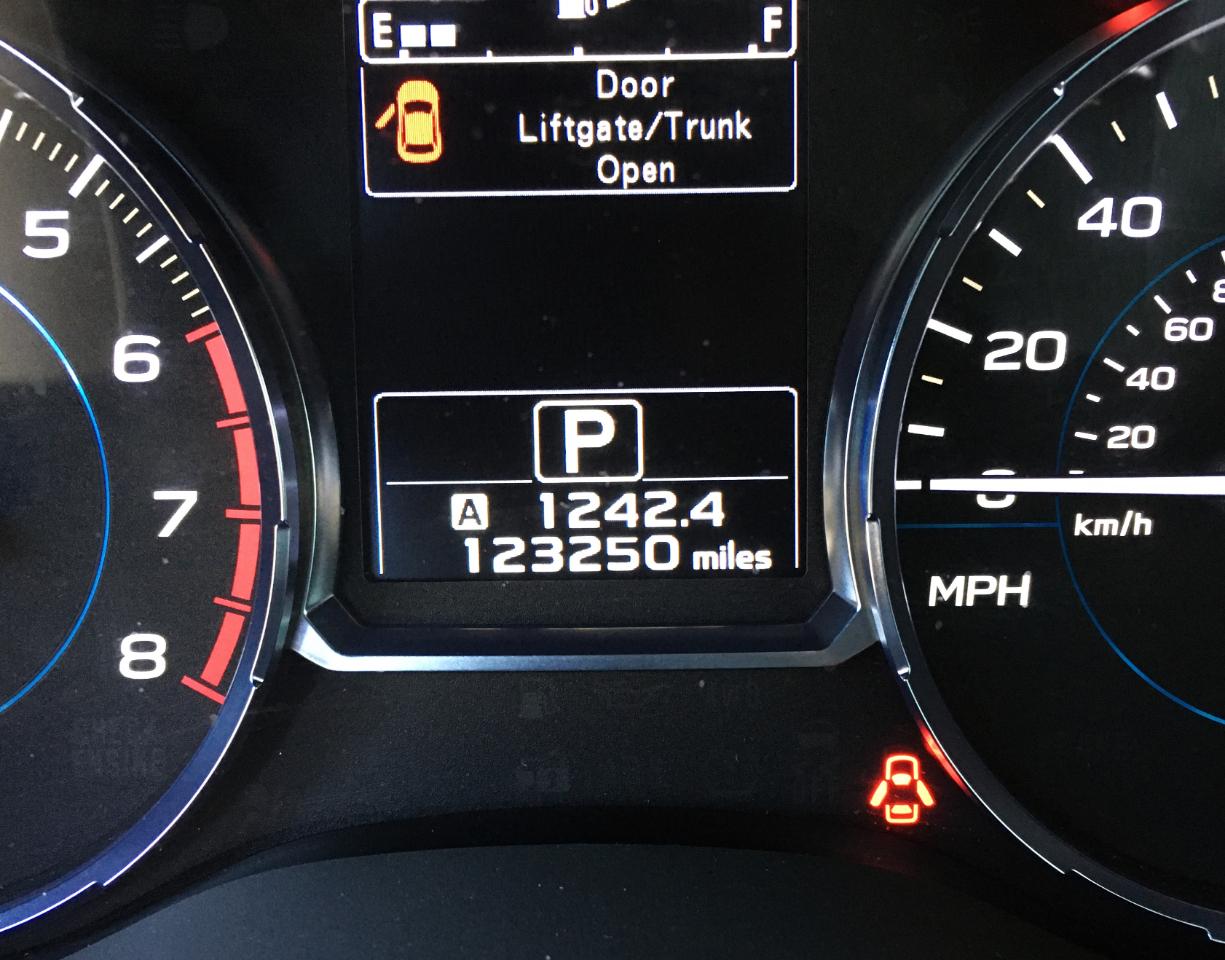 Subaru Forester 2.5i Limited CVT 2017