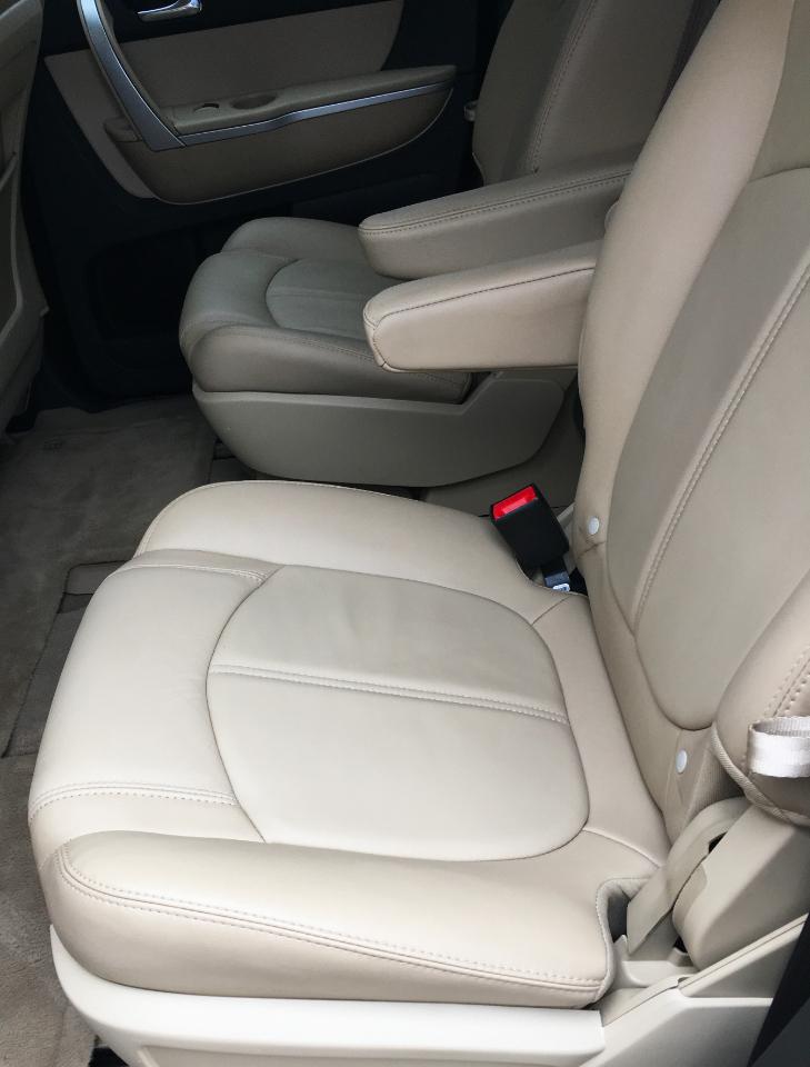 GMC Acadia FWD 4dr SLT2 2011