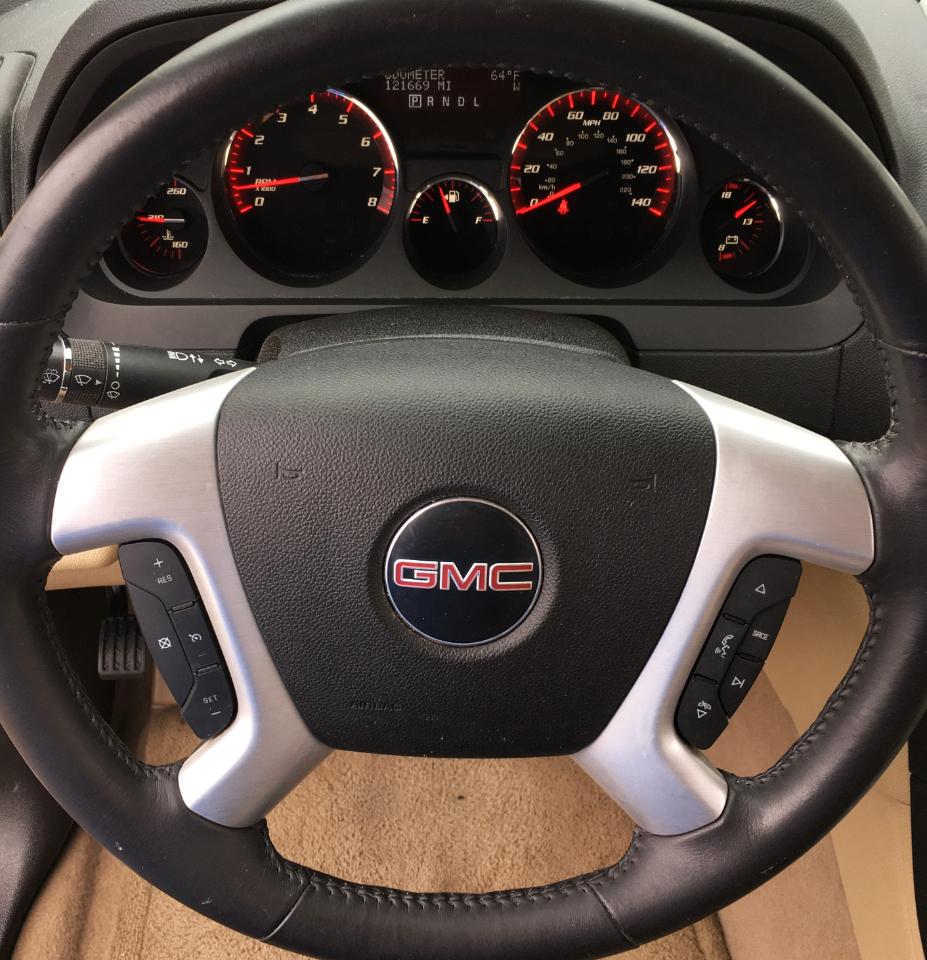 GMC Acadia FWD 4dr SLT2 2011