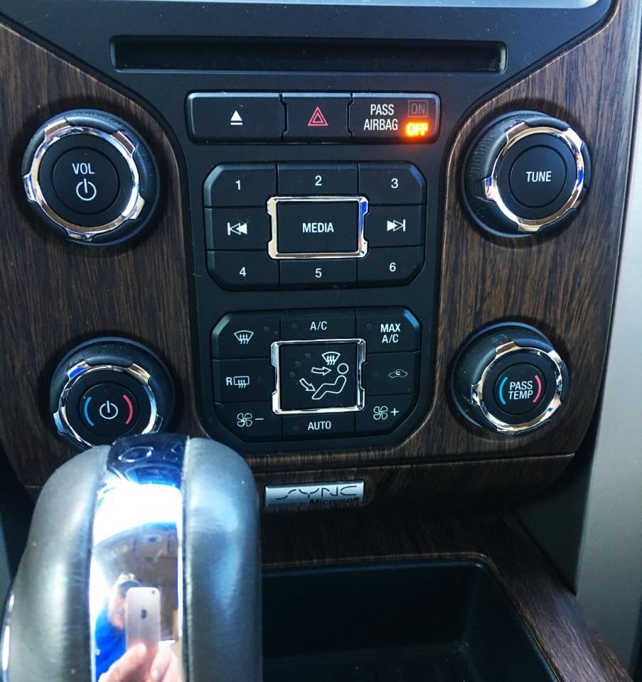 Ford F-150 2WD SuperCab 145" Lariat 2014